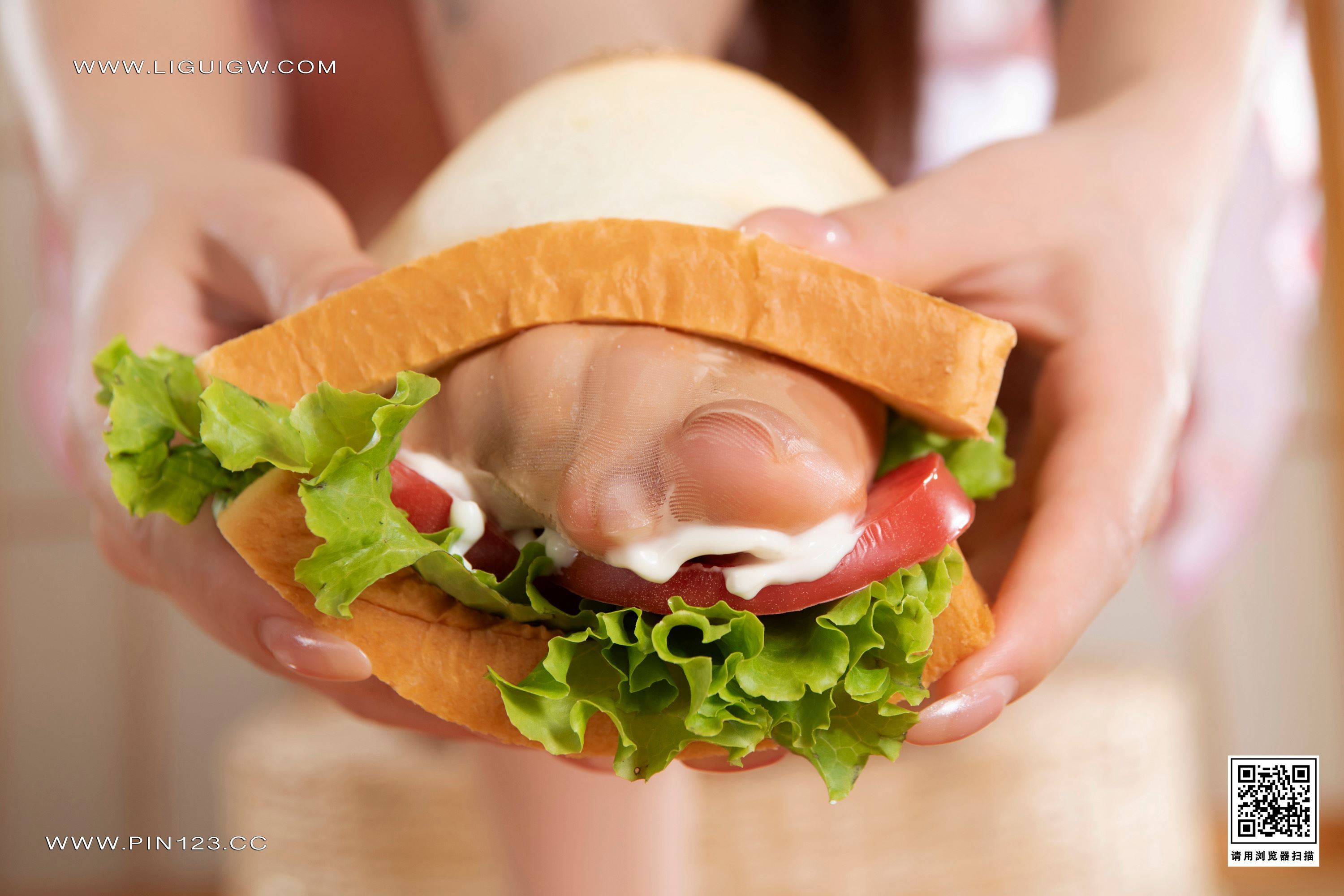 Ligui丽柜  2024.08.05 香足三明治 甜甜